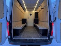 begagnad Mercedes Sprinter 319 CDI Skåp Aut 190hk RWD Drag 3,5T