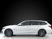 Begagnad BMW 330e M Sport 292 HK (214 kW) 2022 Vit Kombi
