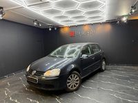 Begagnad VW Golf IV Trendline 102 HK (75 kW) 2005 Mörkblå Halvkombi