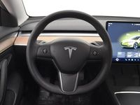 Begagnad Tesla Model 3 Standard Range 235 kW (320 HK) 2022 Vit Sedan