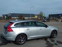 begagnad Volvo V60 D2 Euro 5-Nybytt kamrem (08/22)-115/3600-0.42L/Mil