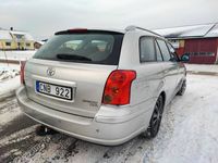 begagnad Toyota Avensis Kombi 2.4 D-4 VVT-i Aut Drag