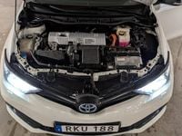 Begagnad Toyota Auris Hybrid 136 HK (100 kW) 2017