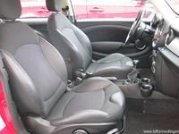 Begagnad Mini Cooper 122 HK (89 kW) 2011 Röd samma som bilen Halvkombi