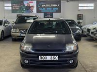 Begagnad Renault Clio II 75 HK (55 kW) 2000 Blå Halvkombi