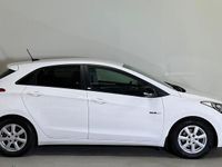 Begagnad Hyundai i30 110 HK (80 kW) 2014 Vit Halvkombi