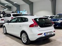 Begagnad Volvo V40 Momentum 116 HK (85 kW) 2014 Vit Kombi