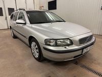 Begagnad Volvo V70 170 HK (125 kW) 2004 Ljusgrå Kombi