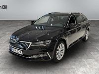 Begagnad Skoda Superb Style 156 HK (114 kW) 2023 Svart (black magic pärleffekt me) Kombi