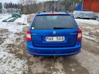 Begagnad Skoda Octavia RS 170 HK (125 kW) 2012 Raceblå Kombi