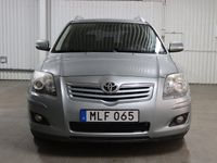 begagnad Toyota Avensis 2.4 D-4 VVT-i / AUTOMAT / NYBESIKTIGAD M-VÄRM