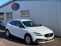 Begagnad Volvo V40 CC Momentum 120 HK (88 kW) 2017 Vit Kombi