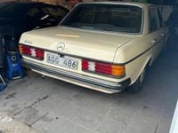 Begagnad Mercedes 230 109 HK (80 kW) 1979