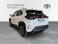 Begagnad Toyota Yaris Cross Style 92 HK (67 kW) 2024 Vit SUV