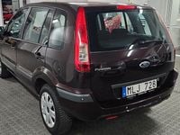 Begagnad Ford Fusion Style 101 HK (74 kW) 2010 Röd Halvkombi