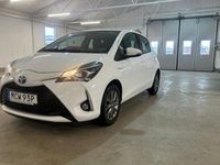 begagnad Toyota Yaris Hybrid e-CVT Euro 6 2019, Halvkombi