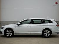 Begagnad VW Passat Executive 218 HK (160 kW) 2020 Vit Kombi