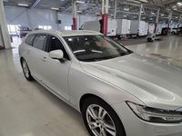 Begagnad Volvo V90 Momentum 253 HK (186 kW) 2022 Silver Kombi