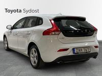 Begagnad Volvo V40 Kinetic 154 HK (113 kW) 2018 Vit
