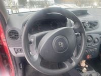 Begagnad Renault Clio R.S. 75 HK (55 kW) 2006 Halvkombi