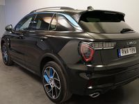 Begagnad Lynk & Co 01 264 HK (194 kW) 2022 Svart SUV