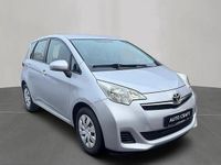 Begagnad Toyota Verso-S Multidrive S 99 HK (72 kW) 2010 Silver Minibuss