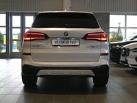 begagnad BMW X5 xDrive45e M Sport Pano H K Drag Komfortsäten 2021, SUV