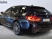 begagnad BMW 530 i xDrive Touring M Sport H-up Värmare Skinn Pano HK 2018, Kombi