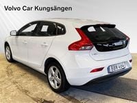 Begagnad Volvo V40 Business Edition 122 HK (89 kW) 2017 Vit Halvkombi