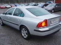 Begagnad Volvo S60 140 HK (102 kW) 2003 Grå Sedan
