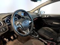 Begagnad Ford Fiesta Titanium 101 HK (74 kW) 2016 Vit Halvkombi