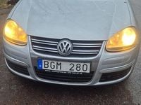 Begagnad VW Golf VI 102 HK (75 kW) 2008 Halvkombi