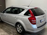 Begagnad Kia Ceed Sportswagon EX 125 HK (91 kW) 2008 Silver Kombi