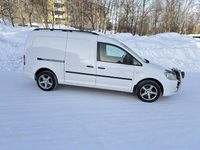 Begagnad VW Caddy Maxi 102 HK (75 kW) 2011 Vit Minibuss
