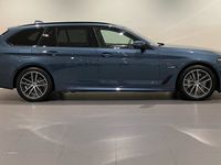 begagnad BMW 530 535 e xDrive Touring M Sport Nav HiFi P-Assist Drag 2023, Kombi