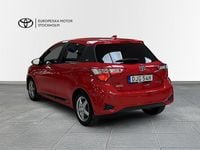Begagnad Toyota Yaris Hybrid 101 HK (74 kW) 2019 Röd Halvkombi