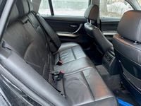 Begagnad BMW 325 218 HK (160 kW) 2006 Kombi