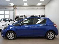 Begagnad Toyota Yaris Hybrid 101 HK (74 kW) 2019 Blåmetallic Halvkombi