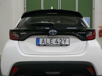 begagnad Toyota Yaris Hybrid CVT 116hk Momsbil Svensksåld