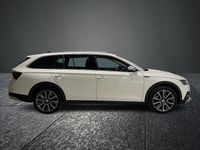 Begagnad Skoda Octavia Scout 200 HK (147 kW) 2021 Vit Kombi