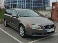 begagnad Volvo V70 2.4D 163HK AUTOMAT MOMENTUM LÅGMILAD *HEMLEVERANS*