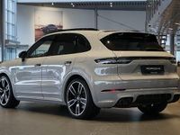Begagnad Porsche Cayenne Platinum Edition 340 HK (250 kW) 2022 Ljusgrå SUV