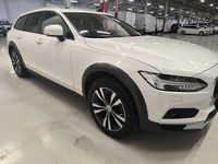 Begagnad Volvo V90 CC Momentum 197 HK (144 kW) 2021 Vit Kombi