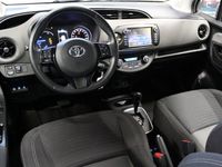 begagnad Toyota Yaris Hybrid e-CVT(101hk)Backkamera/Euro 6