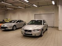 Begagnad Volvo S60 Summum 170 HK (125 kW) 2004 Ljusgrå Sedan