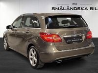 Begagnad Mercedes B180 122 HK (89 kW) 2014 Grå Minibuss