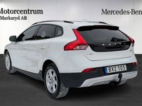 Begagnad Volvo V40 Momentum 114 HK (83 kW) 2014 Vit Halvkombi
