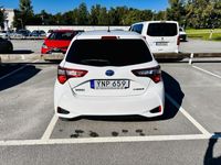 begagnad Toyota Yaris Hybrid e-CVT Euro 6