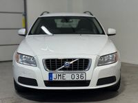 Begagnad Volvo V70 Kinetic 146 HK (107 kW) 2009 Vit Kombi