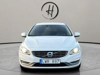 Begagnad Volvo V60 Momentum 163 HK (119 kW) 2013 Vit Kombi